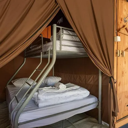 Huttopia Lagoa De Obidos مكان تخييم