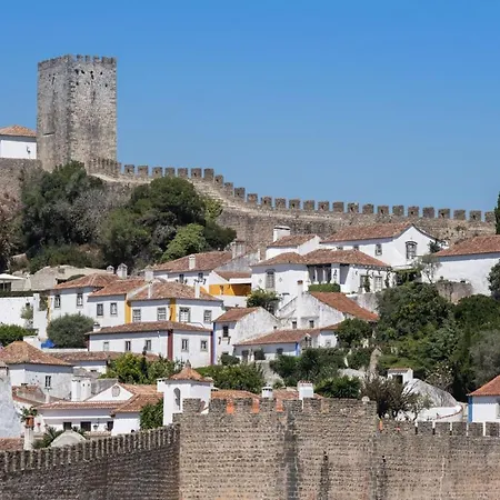 Huttopia Lagoa De Obidos مكان تخييم